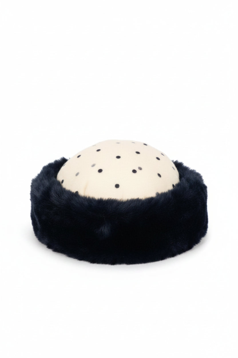 Porsia hat